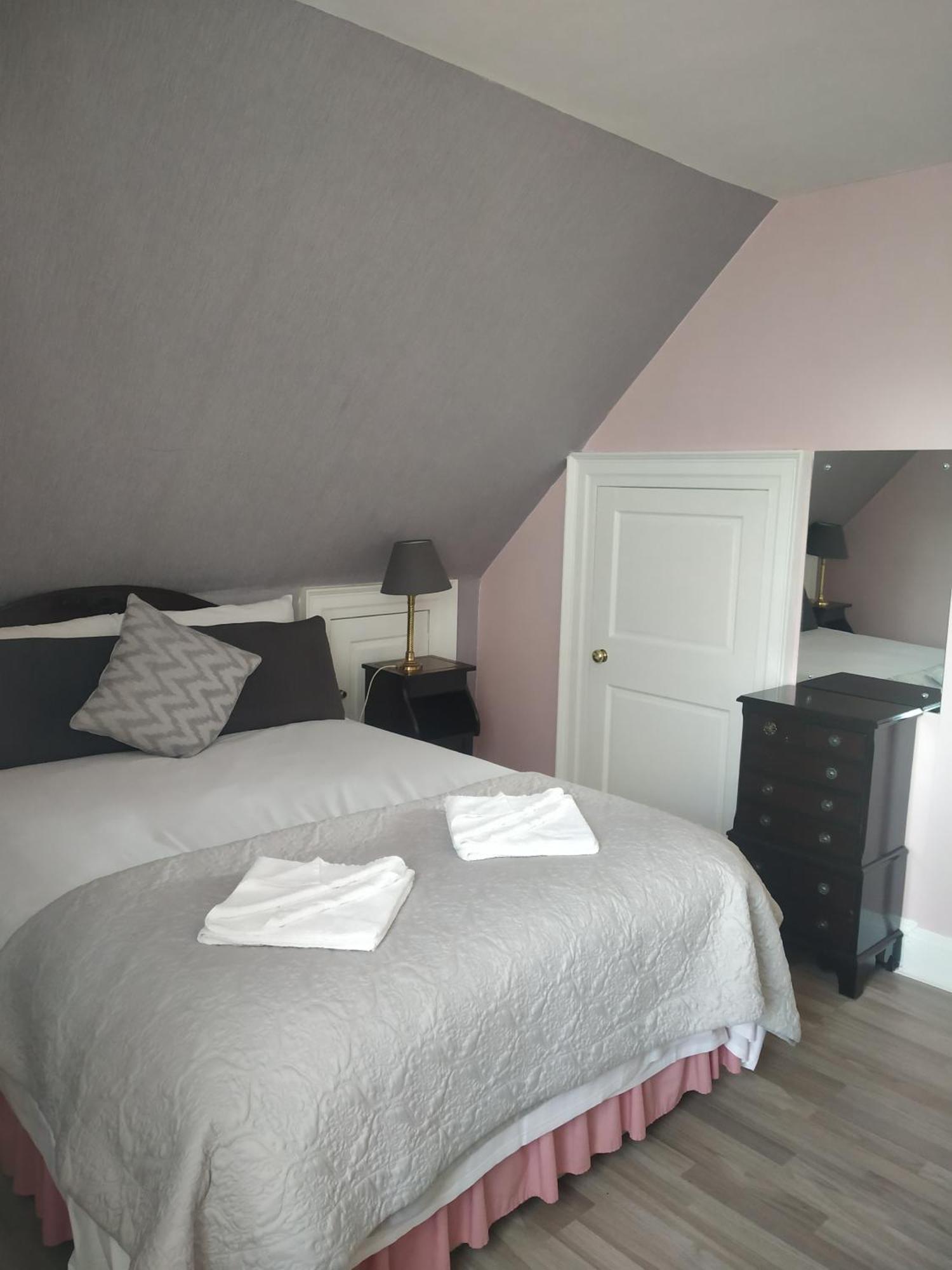 Glasgow City Charlotte Service Aparments Bagian luar foto